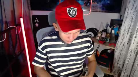 Snapshot of ralfhuge24 chatting on February 15, 12:47 pm ralfhuge24 online show from February 15, 12:47 pm