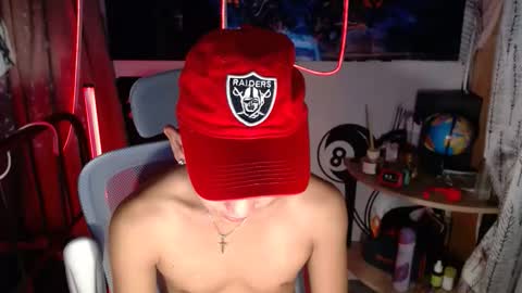 Snapshot of ralfhuge24 chatting on February 18, 8:54 am ralfhuge24 online show from February 18, 8:54 am