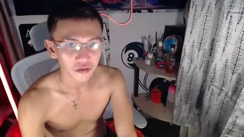 Snapshot of ralfhuge24 chatting on February 27, 8:09 pm ralfhuge24 online show from February 27, 8:09 pm