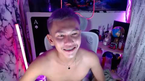 Snapshot of ralfhuge24 chatting on March 5, 2:02 pm ralfhuge24 online show from March 5, 2:02 pm