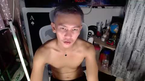 Snapshot of ralfhuge24 chatting on March 6, 2:08 am ralfhuge24 online show from March 6, 2:08 am