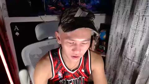 Snapshot of ralfhuge24 chatting on March 11, 11:05 am ralfhuge24 online show from March 11, 11:05 am