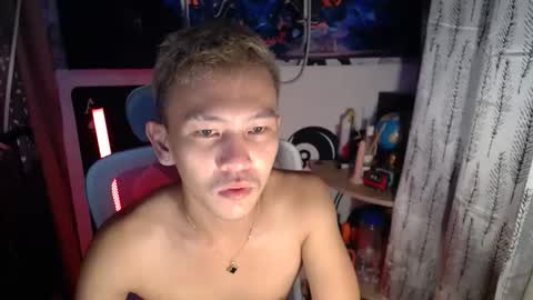 Snapshot of ralfhuge24 chatting on March 26, 8:31 am ralfhuge24 online show from March 26, 8:31 am