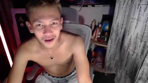 Snapshot of ralfhuge24 chatting on March 27, 12:16 pm ralfhuge24 online show from March 27, 12:16 pm