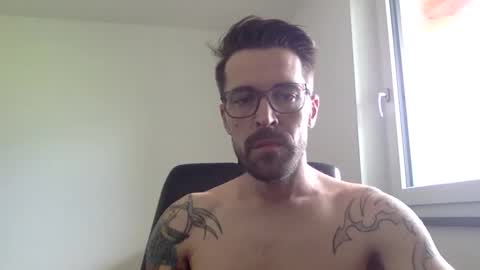 Snapshot of ramler0815 chatting on May 27, 8:33 am ramler0815 online show from May 27, 8:33 am