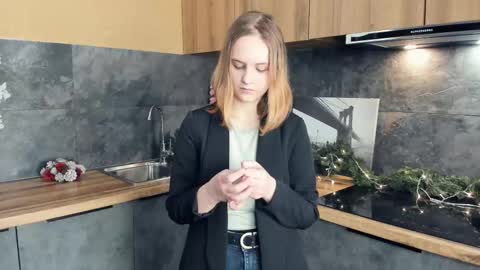 Katie online show from January 18, 7:07 am