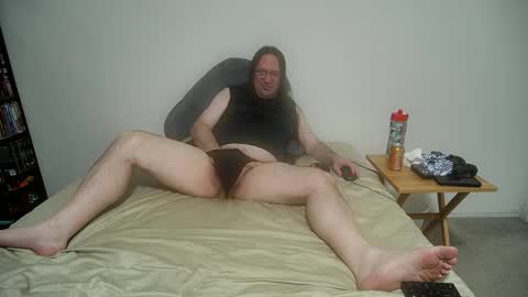 Snapshot of rando1235 chatting on March 9, 4:27 am rando1235 online show from March 9, 4:27 am