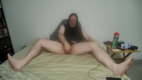 Snapshot of rando1235 chatting on March 20, 6:18 am rando1235 online show from March 20, 6:18 am