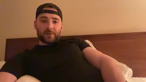 Snapshot of randomdude5950 chatting on February 16, 3:02 am randomdude5950 online show from February 16, 3:02 am