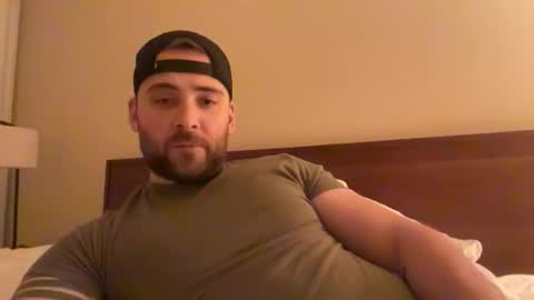 Snapshot of randomdude5950 chatting on February 18, 2:18 am randomdude5950 online show from February 18, 2:18 am