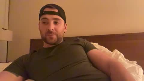 Snapshot of randomdude5950 chatting on February 23, 3:15 am randomdude5950 online show from February 23, 3:15 am