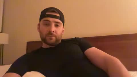 Snapshot of randomdude5950 chatting on February 25, 3:27 am randomdude5950 online show from February 25, 3:27 am