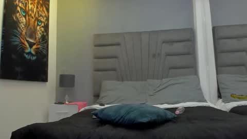 Raphael Nyon online show from February 6, 4:06 am