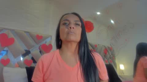 Raquel Moore  online show from February 14, 11:53 am
