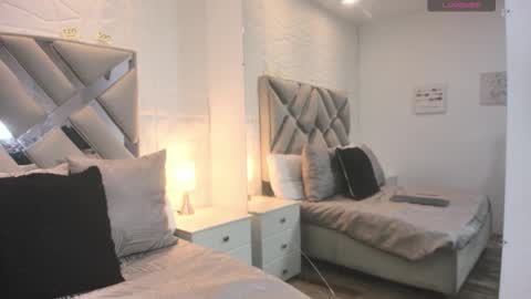 Snapshot of raquel_moore chatting on September 22, 11:29 pm Raquel Moore  online show from September 22, 11:29 pm