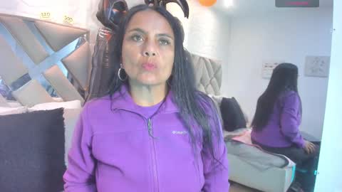 Snapshot of raquel_moore chatting on October 12, 2:49 pm Raquel Moore  online show from October 12, 2:49 pm