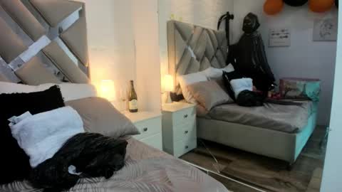 Snapshot of raquel_moore chatting on October 29, 11:56 am Raquel Moore  online show from October 29, 11:56 am