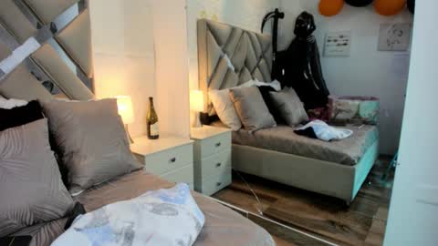 Snapshot of raquel_moore chatting on November 3, 5:03 pm Raquel Moore  online show from November 3, 5:03 pm