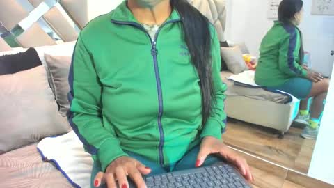 Raquel Moore  online show from November 19, 11:32 am