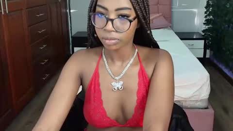 Raquel online show from September 18, 8:00 pm