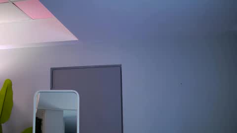 Raquelle online show from January 5, 5:27 pm