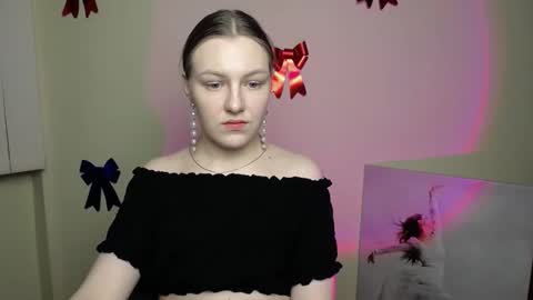 raspberry0101 online show from February 9, 7:41 pm