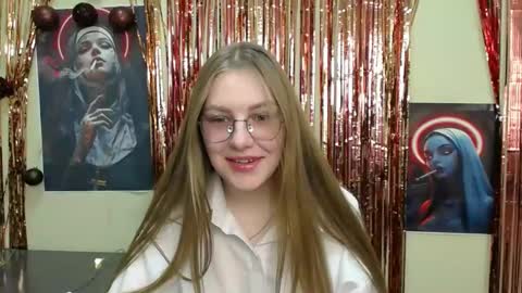 raspberry0101 online show from March 7, 1:29 pm