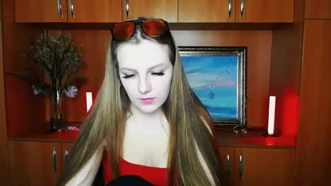 raspberry0101 online show from September 22, 6:59 am