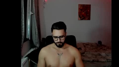Snapshot of raulmaxel chatting on February 5, 5:28 pm RaulMaxel online show from February 5, 5:28 pm