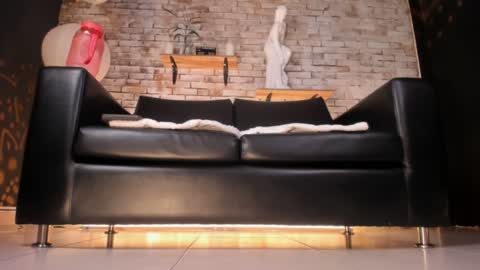   online show from February 5, 7:10 pm