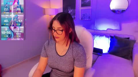 Snapshot of raven_curly chatting on December 14, 4:40 am Raven Curly online show from December 14, 4:40 am