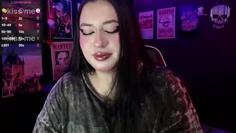 Snapshot of raven_darkk chatting on February 20, 7:58 pm Raven online show from February 20, 7:58 pm