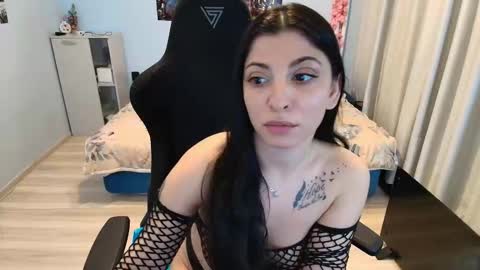 raven_haired_goddess online show from February 15, 6:54 am