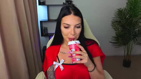 raven_inkk online show from October 31, 10:49 am