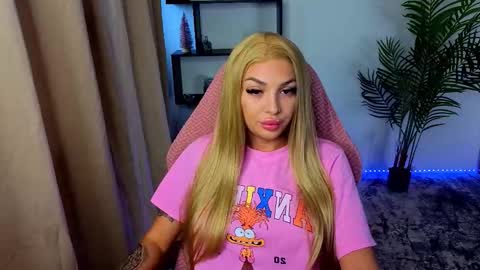 Snapshot of raven_inkk chatting on January 8, 9:55 am raven_inkk online show from January 8, 9:55 am