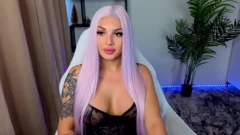 Snapshot of raven_inkk chatting on January 15, 10:53 am raven_inkk online show from January 15, 10:53 am