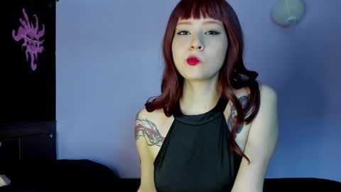 raven_lips online show from May 14, 10:05 pm
