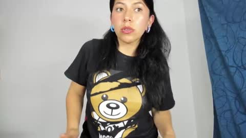 Snapshot of raven_rouge chatting on December 3, 7:32 am gata online show from December 3, 7:32 am