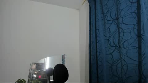 Snapshot of raven_rouge chatting on March 6, 5:46 am gata online show from March 6, 5:46 am