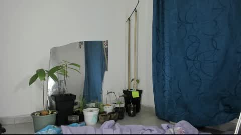 Snapshot of raven_rouge chatting on March 12, 7:57 am gata online show from March 12, 7:57 am