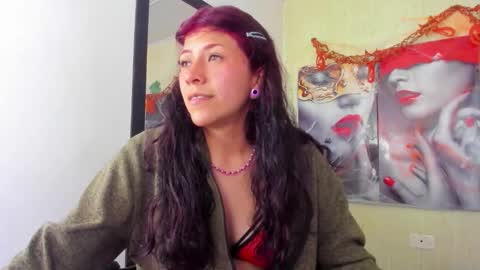 Snapshot of raven_rouge chatting on October 31, 5:52 am gata online show from October 31, 5:52 am