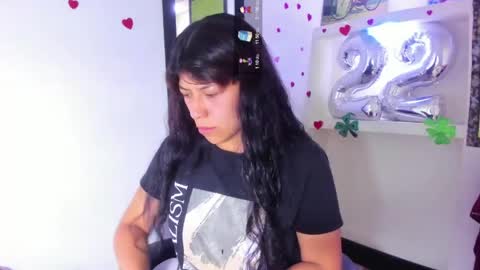 Snapshot of raven_rouge chatting on April 15, 11:50 am gata online show from April 15, 11:50 am