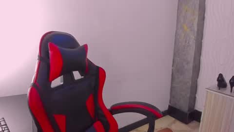 Snapshot of raven_rouge chatting on July 31, 12:26 pm gata online show from July 31, 12:26 pm