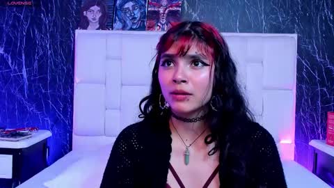 Snapshot of raven_roxx chatting on October 18, 4:04 am Raven 1030pm to 530am Colombia hour online show from October 18, 4:04 am