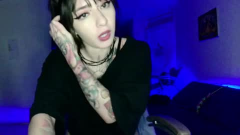 Snapshot of raven_sam33 chatting on March 29, 3:17 am Sam in the dark3 online show from March 29, 3:17 am