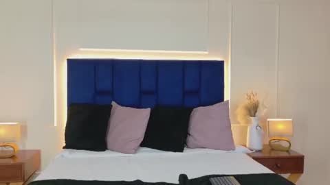 ravena_queen online show from June 28, 6:25 pm