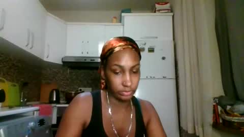 ravenbby online show from April 24, 10:45 pm