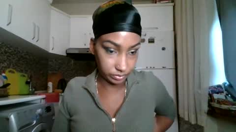 ravenbby online show from May 4, 6:31 am