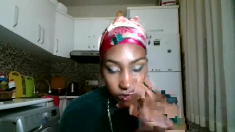 ravenbby online show from May 8, 7:41 pm