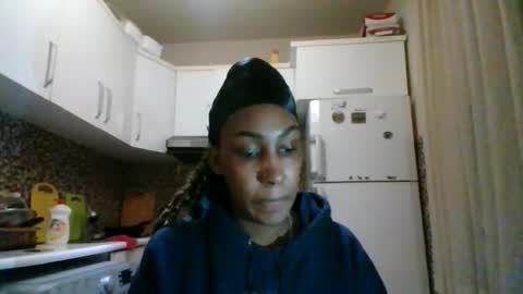 ravenbby online show from May 10, 5:18 pm